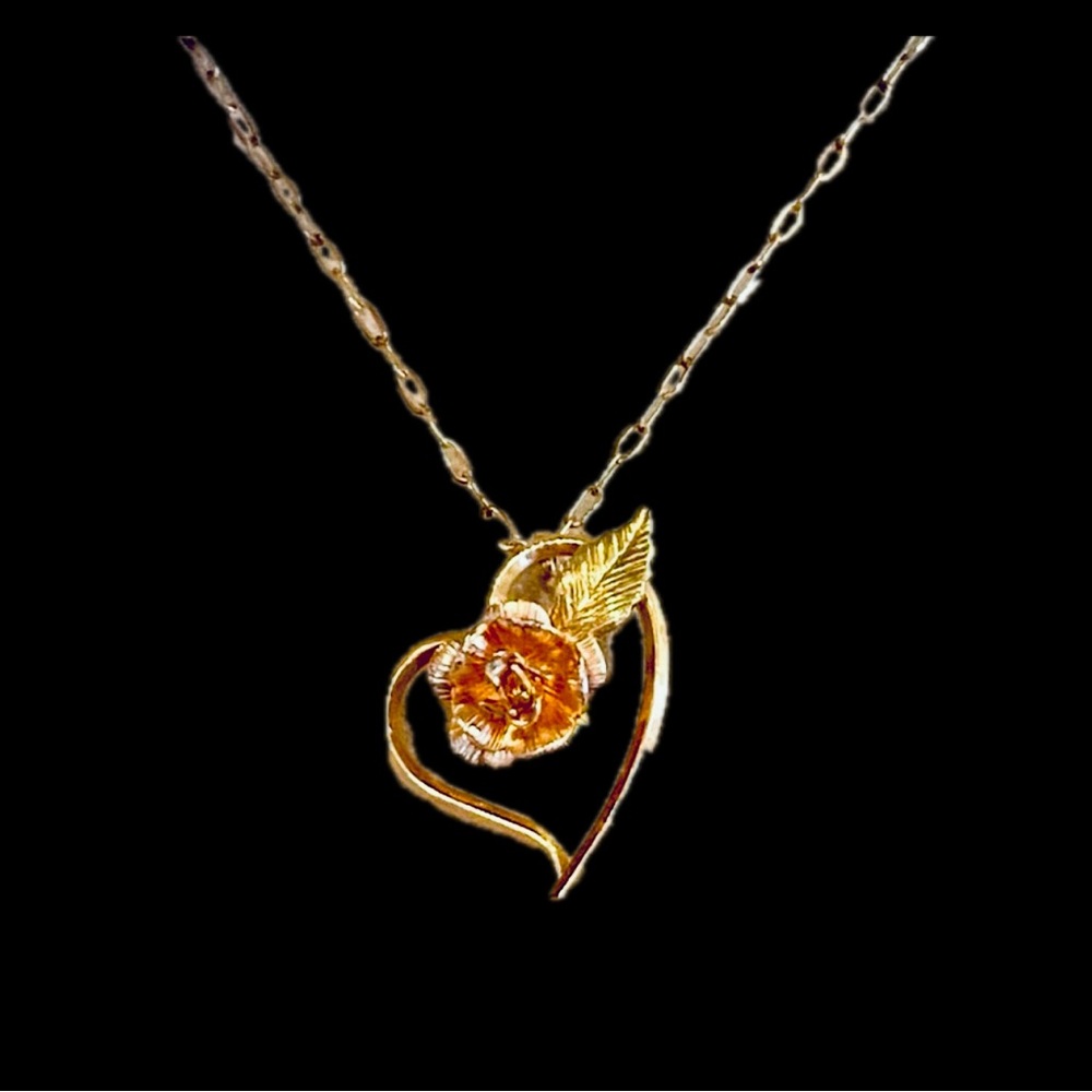 Vintage Two Tone Rose 🌹Krementz Heart Necklace with Rose & Yellow Gold